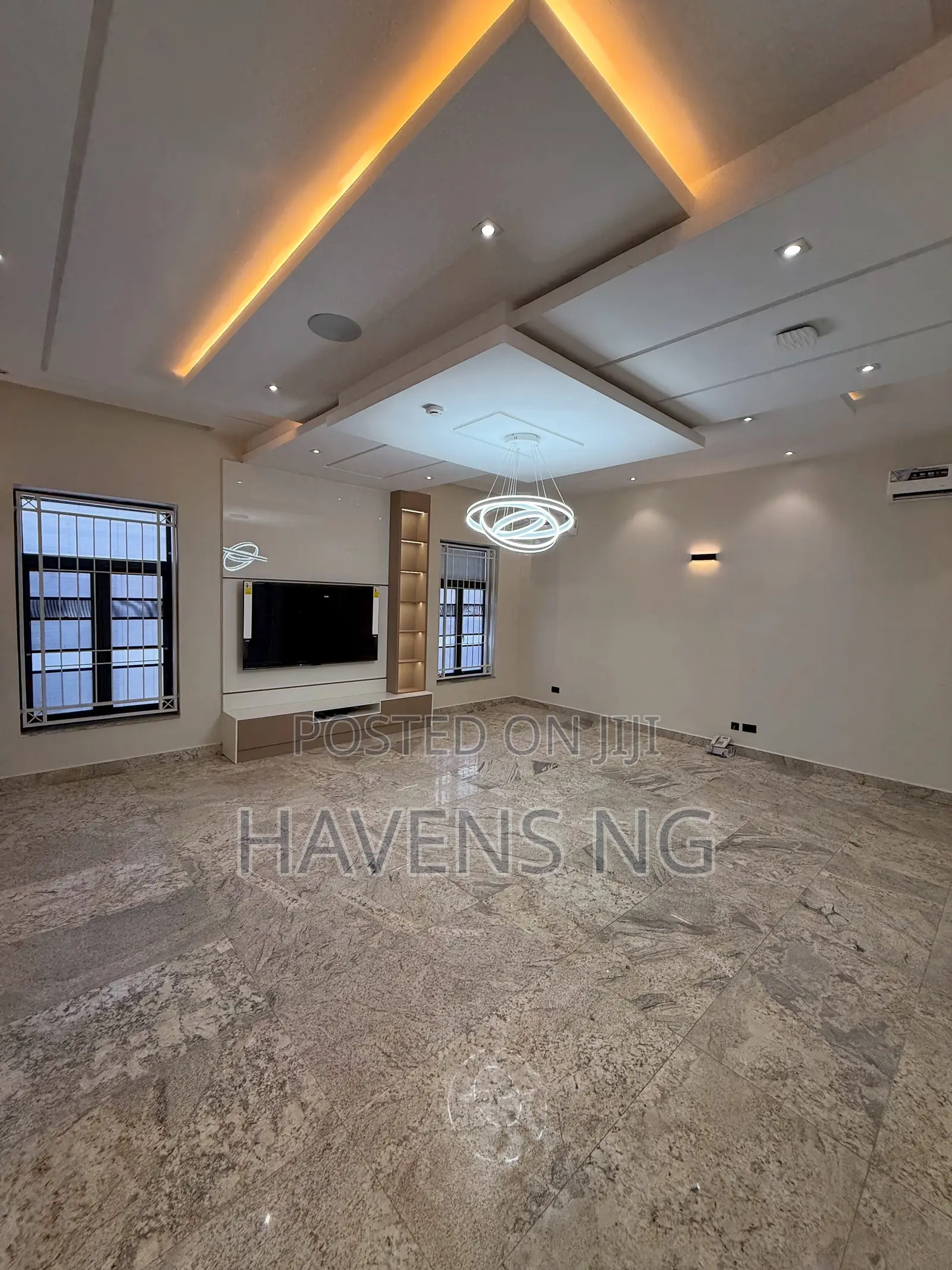5bdrm Duplex in Asokoro for sale