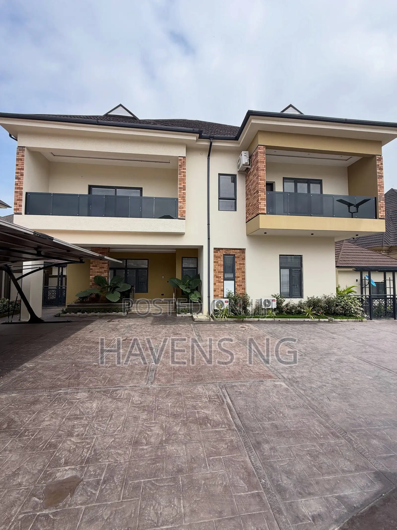 5bdrm Duplex in Asokoro for sale