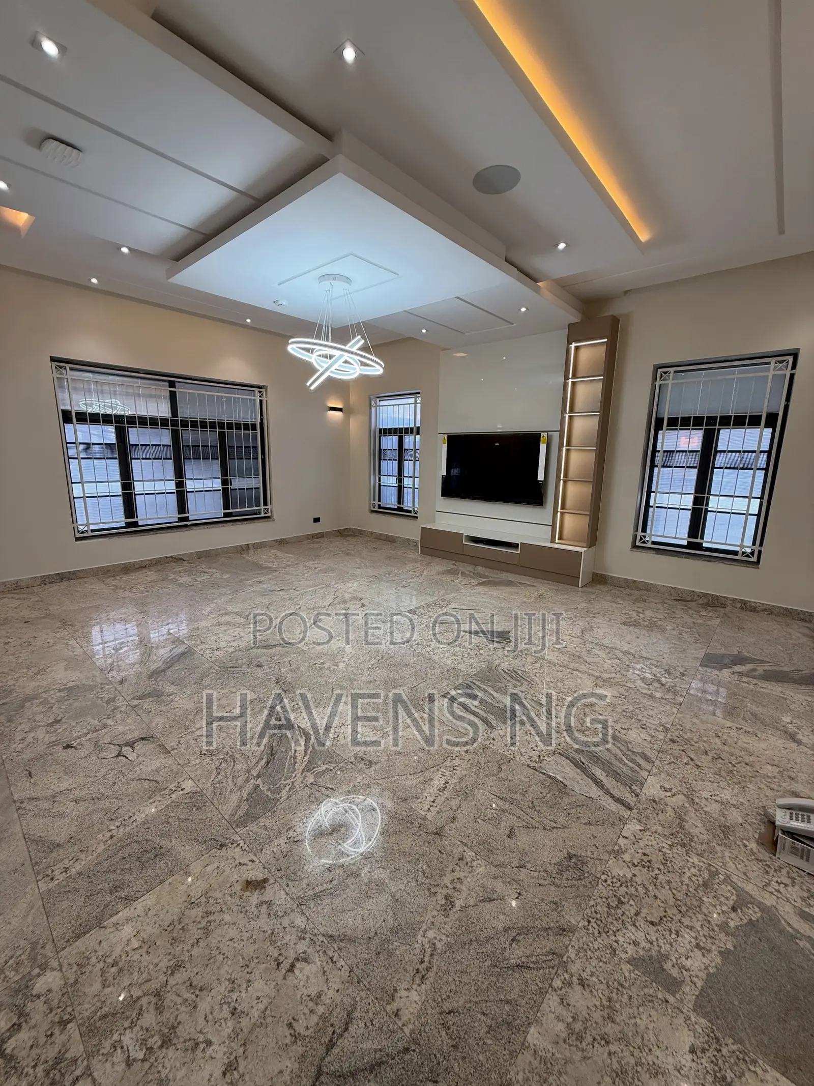 5bdrm Duplex in Asokoro for sale