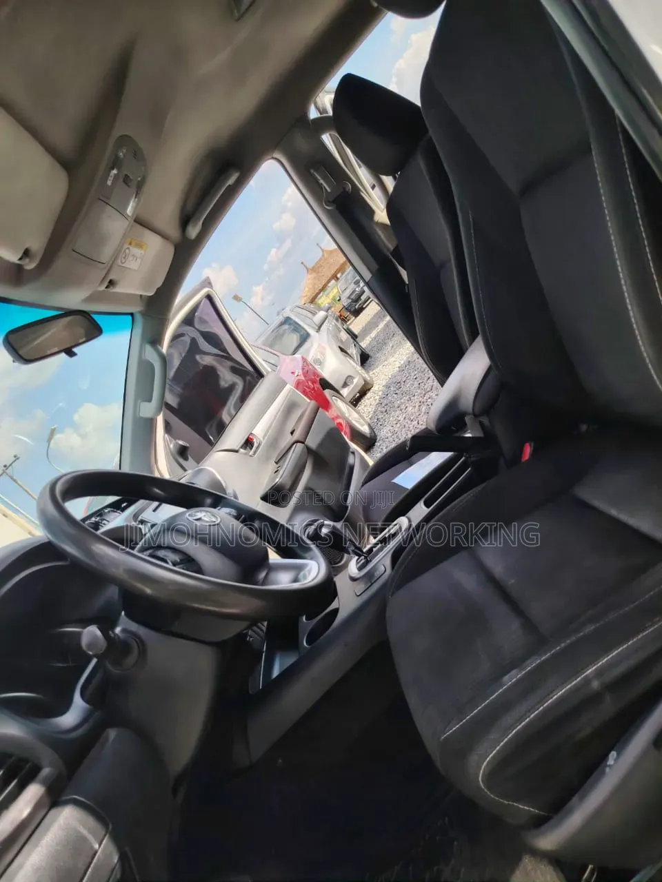 Toyota Hilux 2019 White