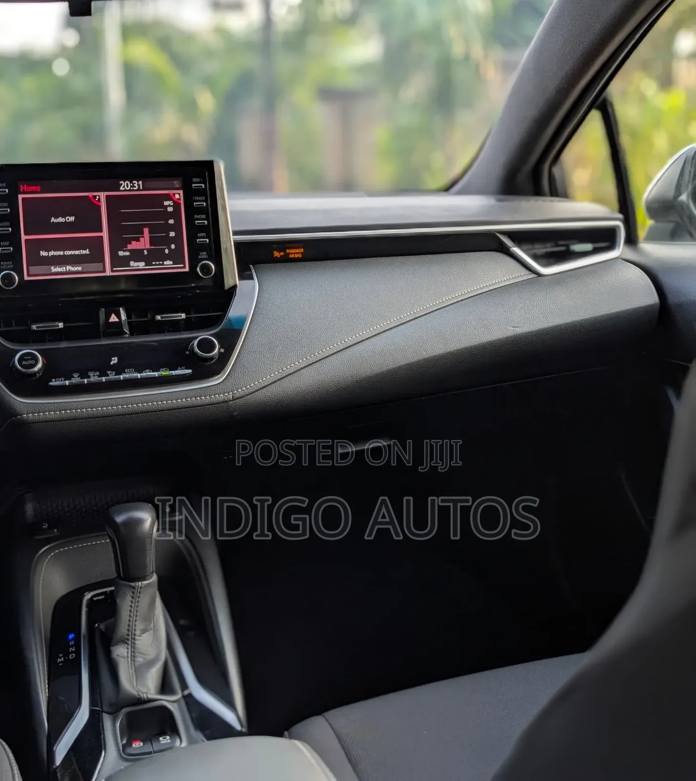 Toyota Corolla SE (1.8L 4cyl 2A) 2019 Silver
