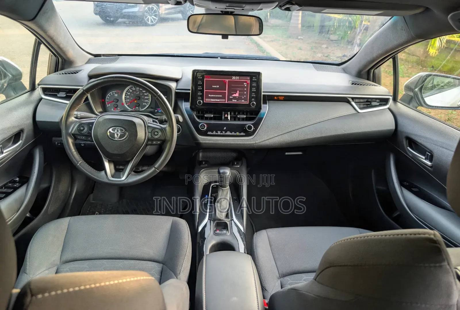 Toyota Corolla SE (1.8L 4cyl 2A) 2019 Silver