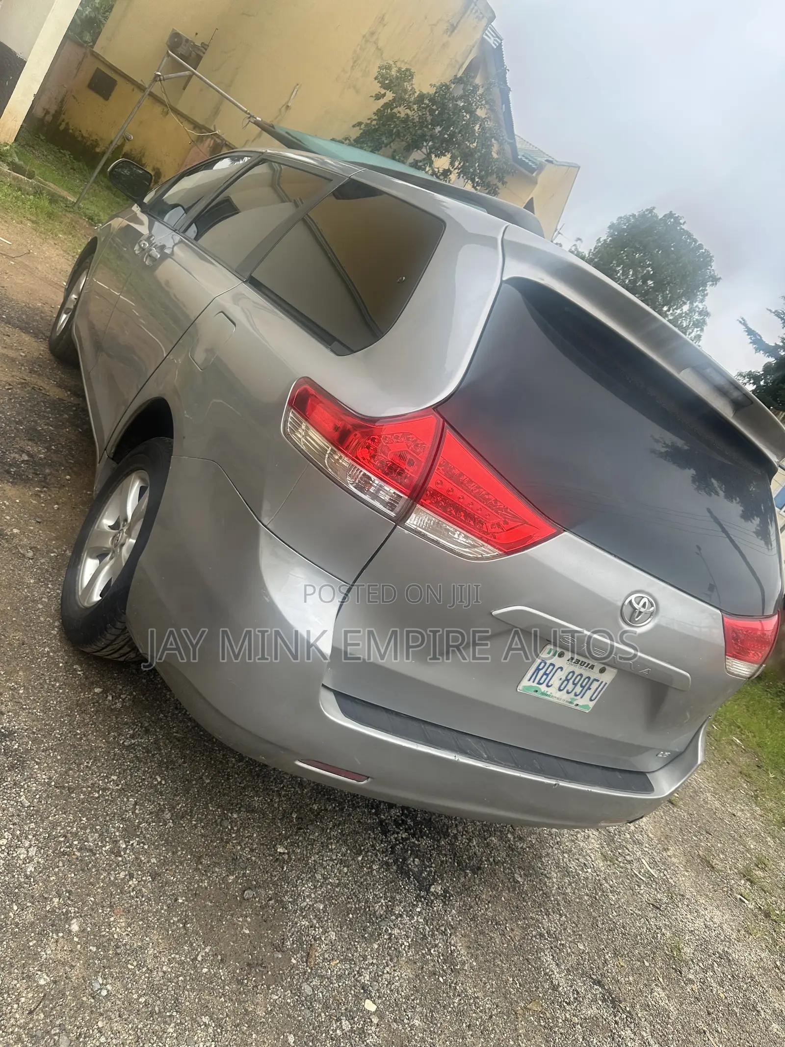 Toyota Sienna 2012 Gray