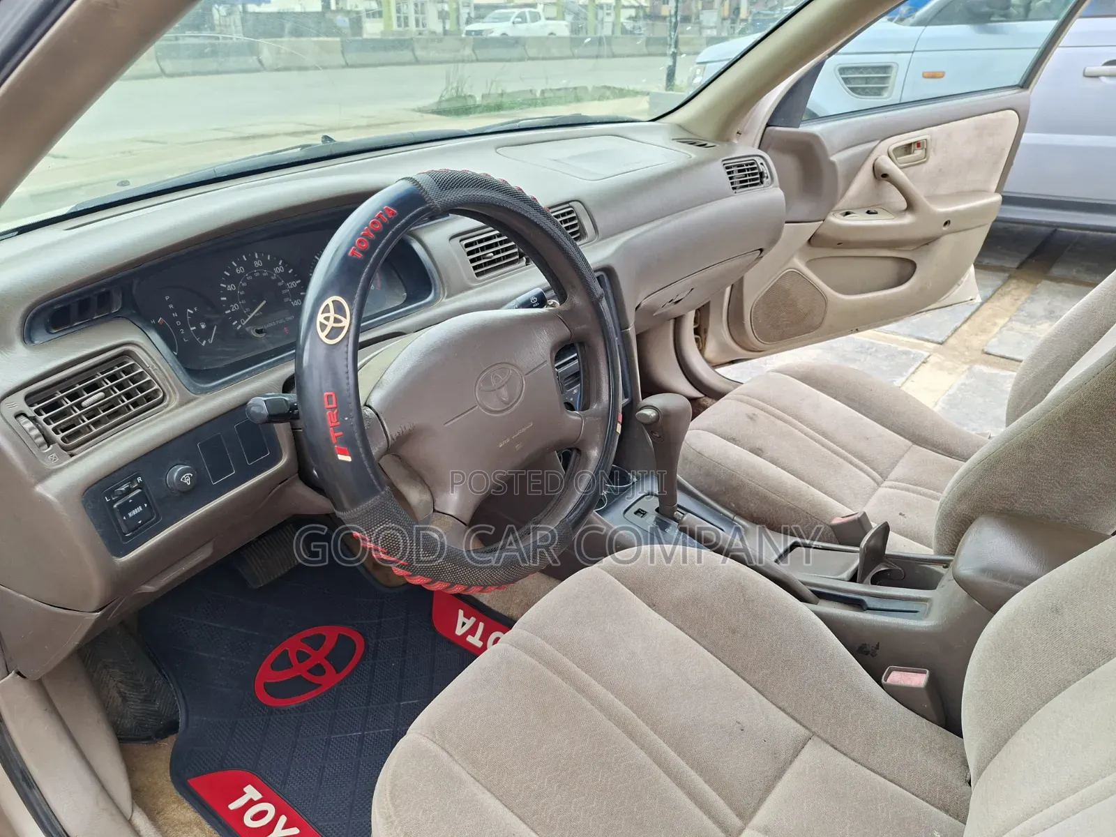 Toyota Camry Automatic 1999 Gold