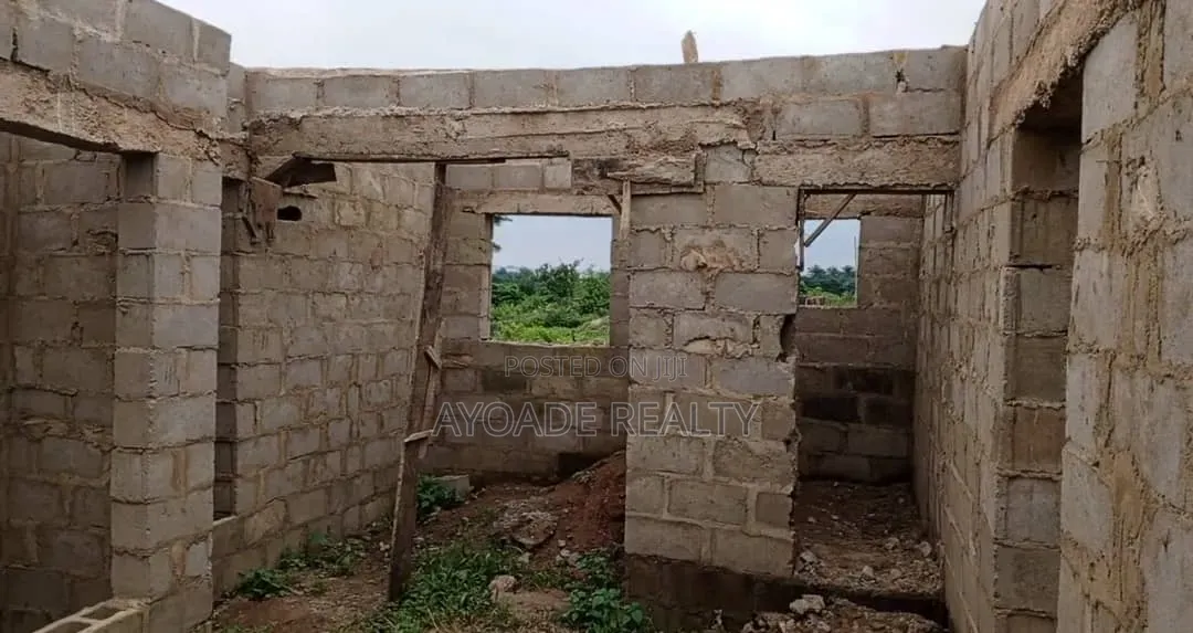 3bdrm House in Odeyale, Ibadan for sale