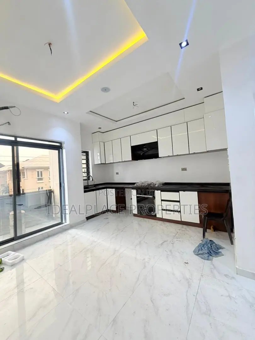 2bdrm Apartment in GRA Phase 2 Shangisha for sale