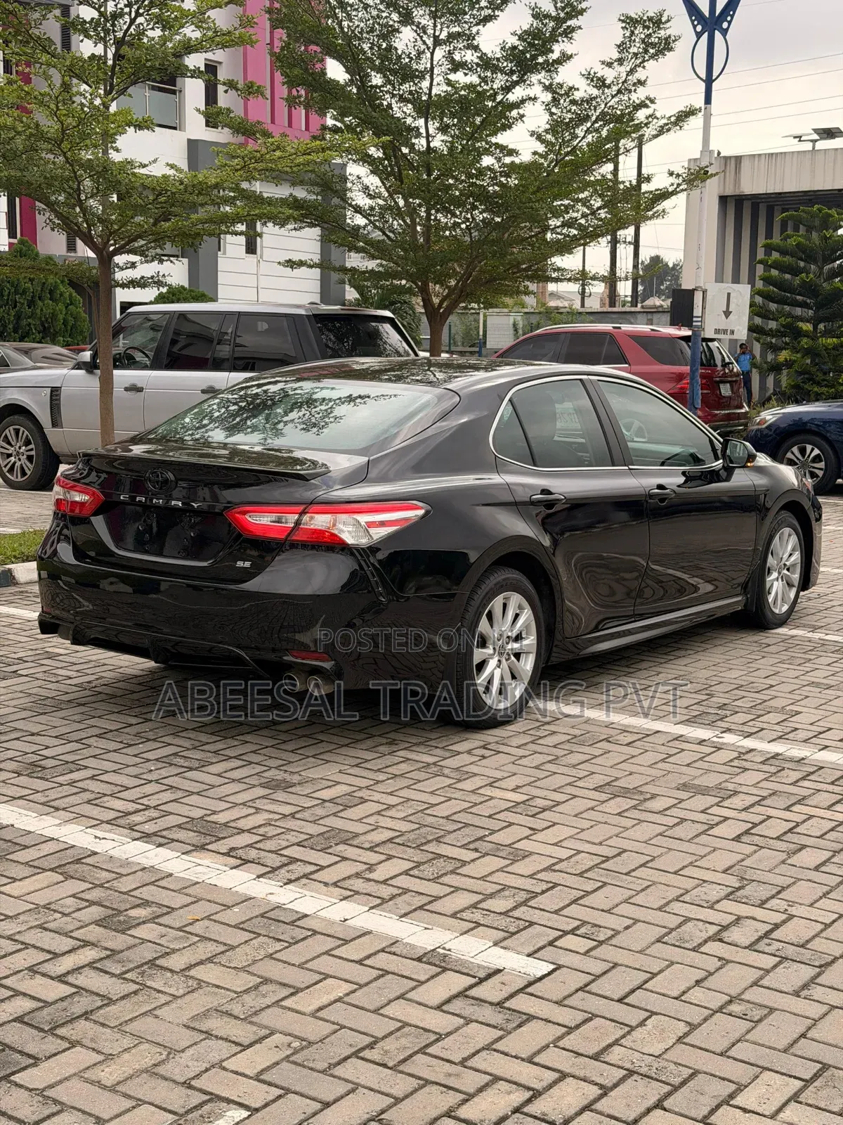 Toyota Camry SE FWD 2020 Black