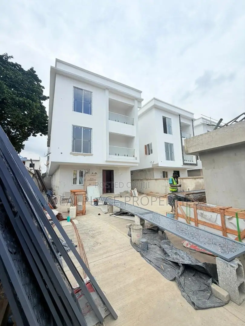 5bdrm Duplex in Ikeja GRA for sale