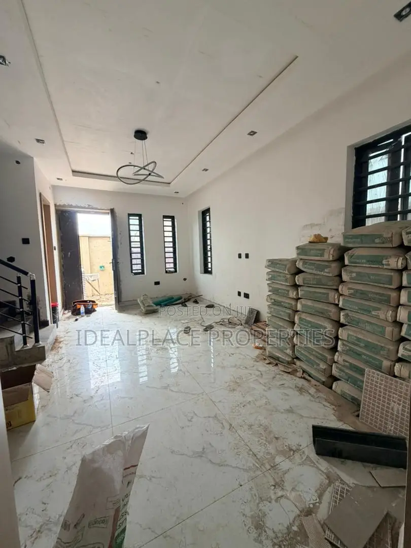 3bdrm Duplex in Fagba for sale