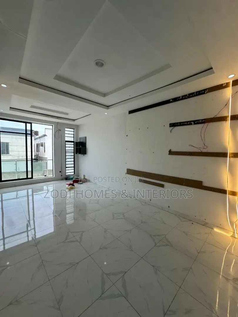 3bdrm Duplex in Lekki for rent