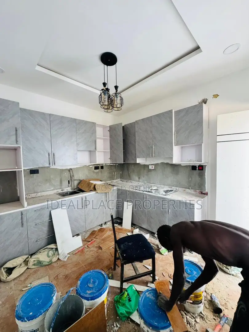 4bdrm Duplex in Ogudu GRA for sale