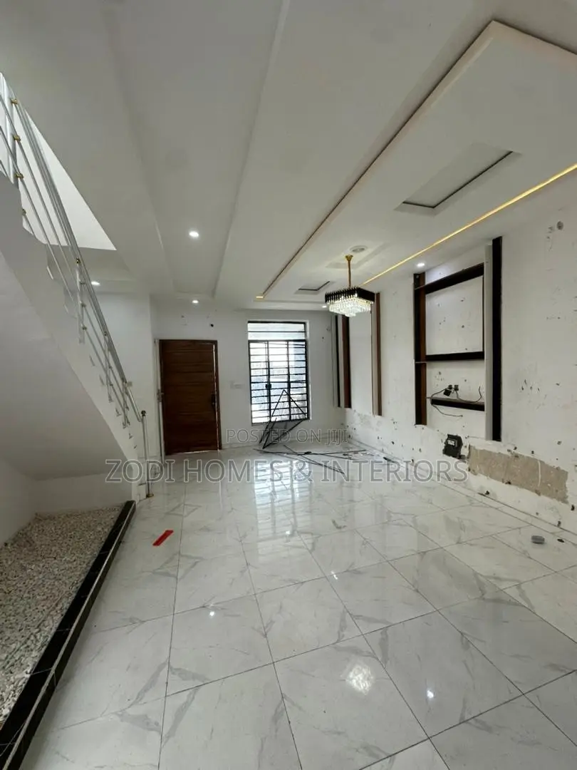 2bdrm Apartment in Skc Van Daniels, Lekki for rent