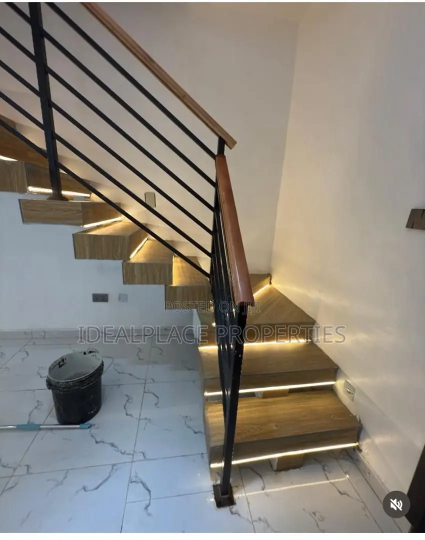 4bdrm Duplex in Ipaja for sale