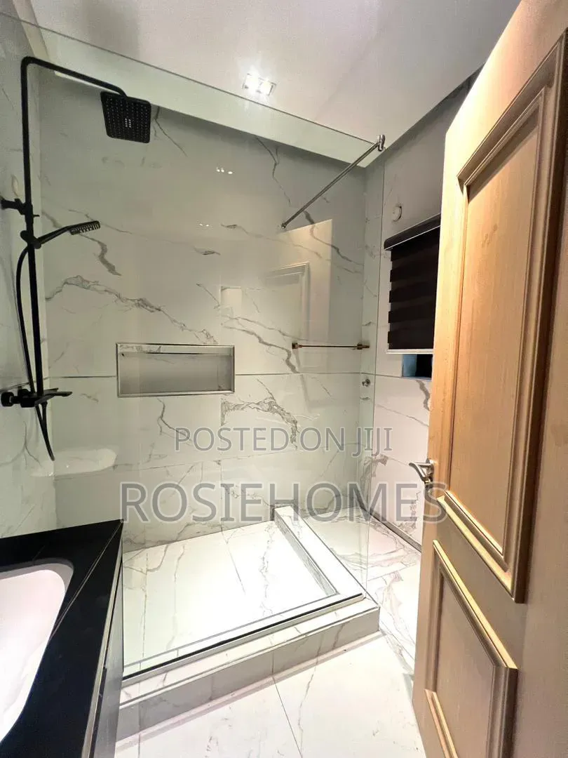 3bdrm Apartment in Banana Island for rent