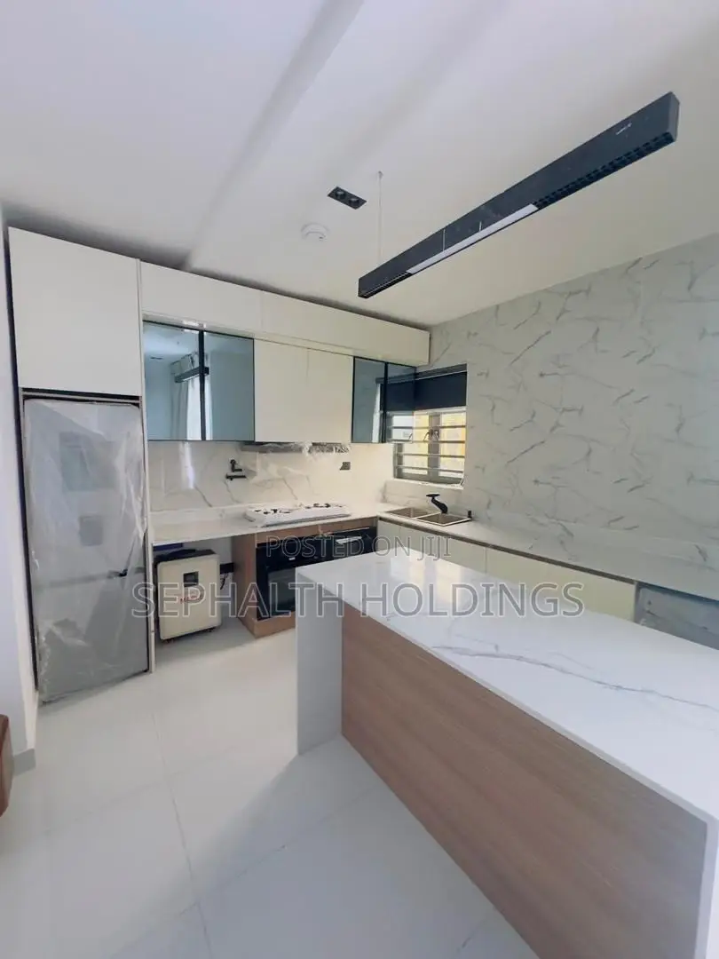Furnished 1bdrm Apartment in Lekki Phase 1 for sale