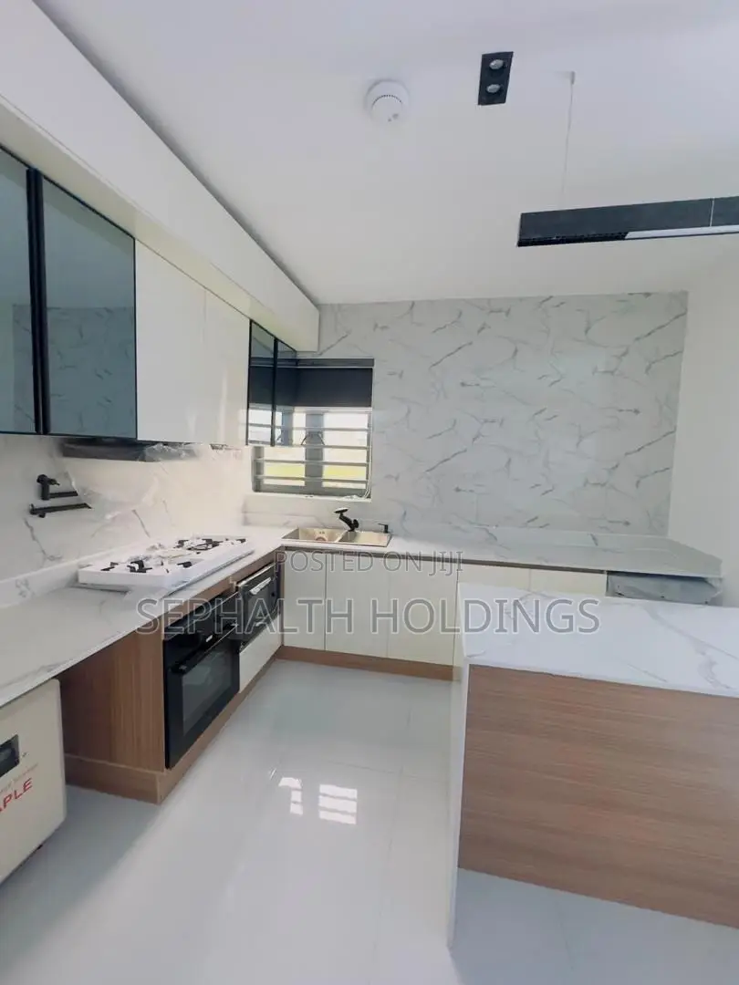Furnished 1bdrm Apartment in Lekki Phase 1 for sale