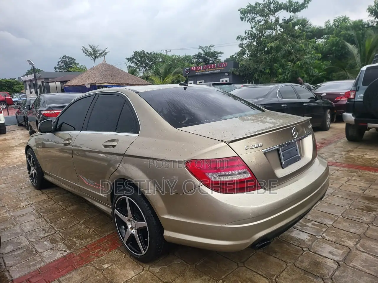 Mercedes-Benz C300 Luxury Sedan RWD (3.0L 6cyl 7A) 2008 Gold