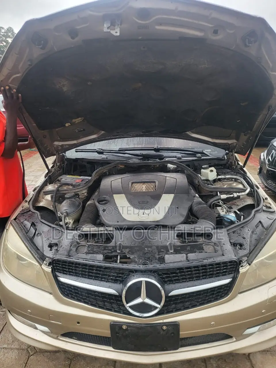 Mercedes-Benz C300 Luxury Sedan RWD (3.0L 6cyl 7A) 2008 Gold