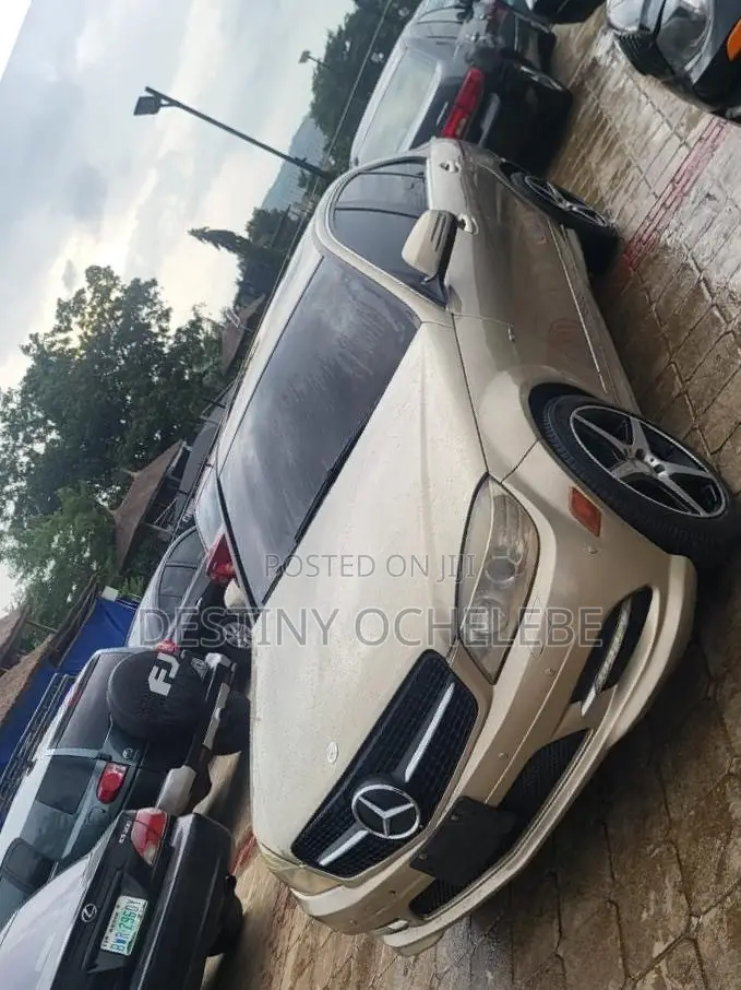 Mercedes-Benz C300 Luxury Sedan RWD (3.0L 6cyl 7A) 2008 Gold