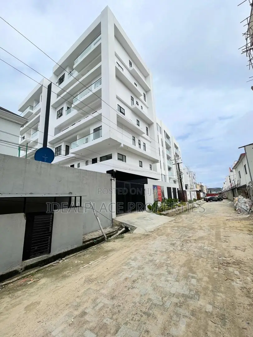 3bdrm Maisonette in Lekki Phase 1 for sale