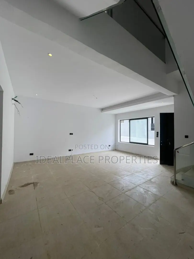 3bdrm Maisonette in Lekki Phase 1 for sale