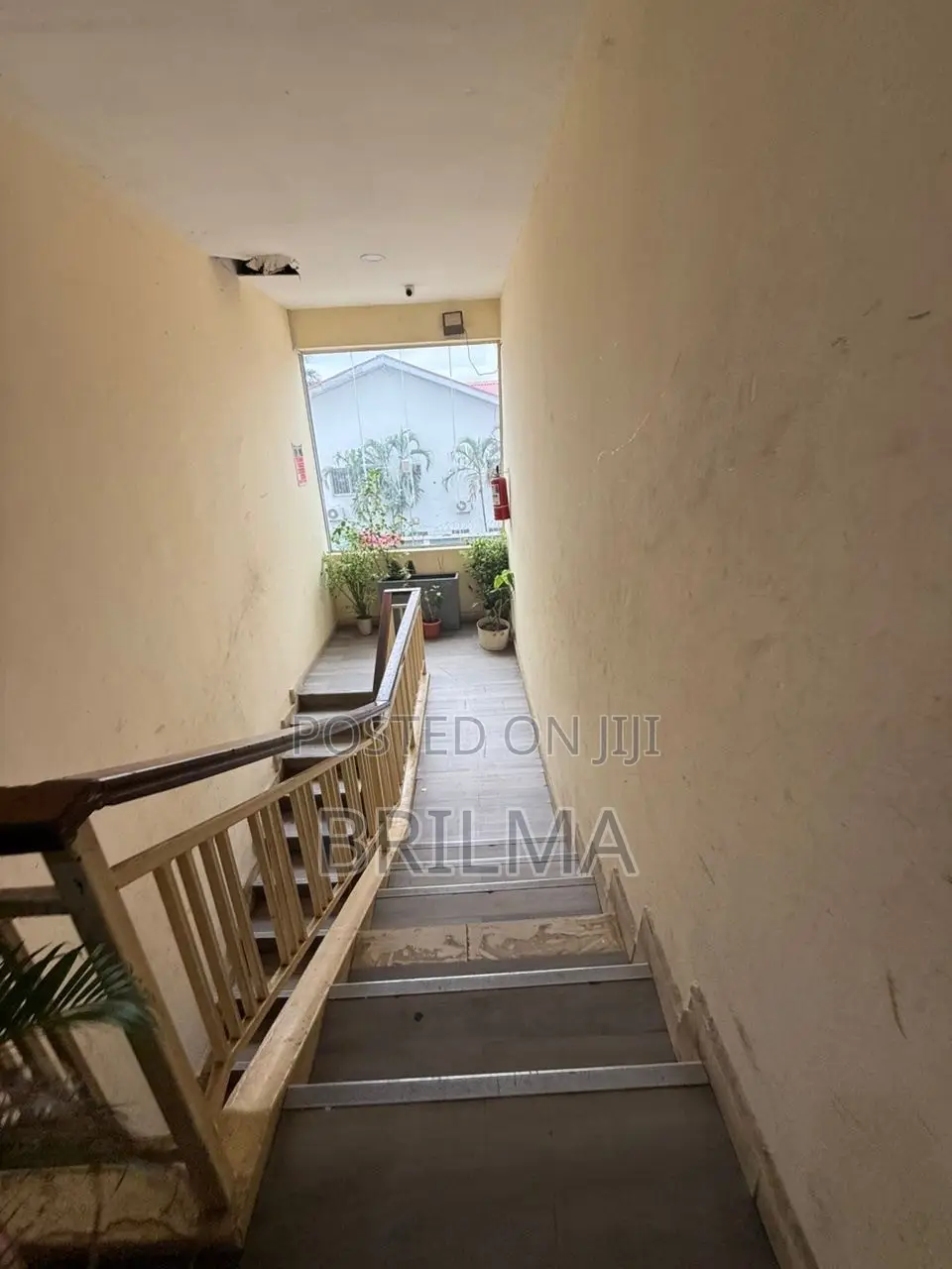 65Sqm Office/Shop Space in Wuse 2 for Rent