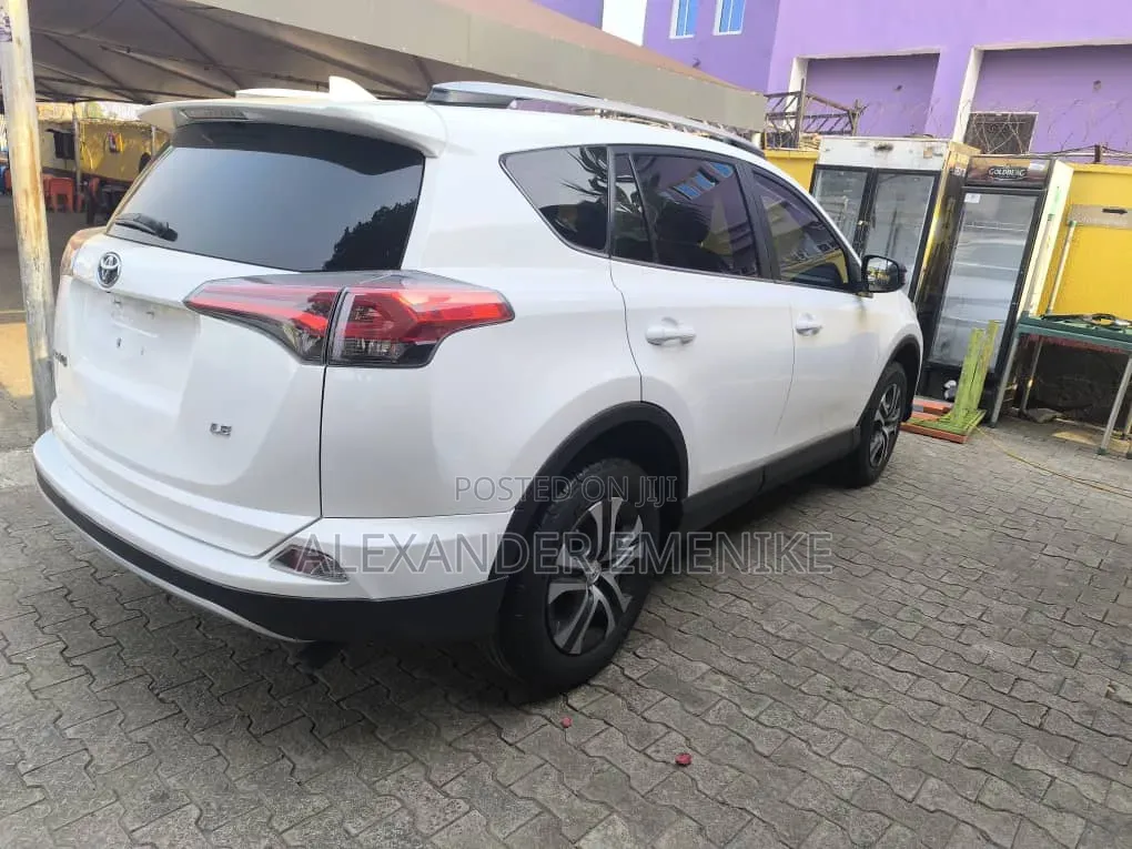 Toyota RAV4 2017 White