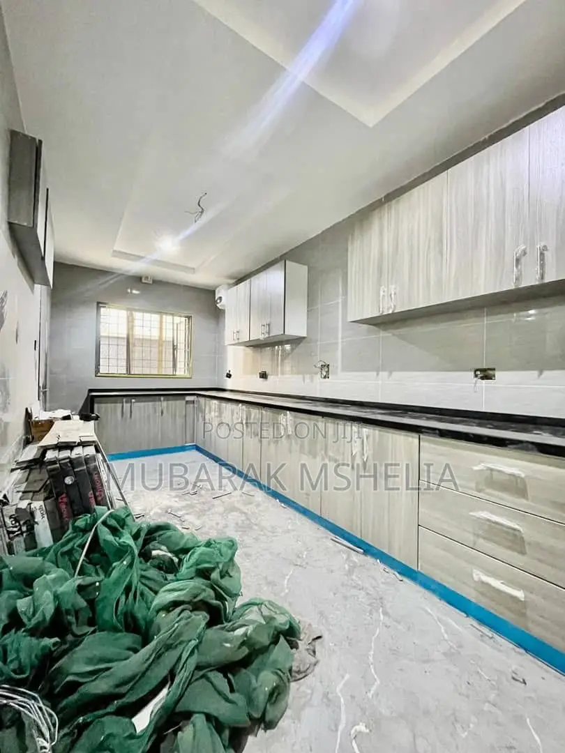 4bdrm Duplex in Jahi for sale