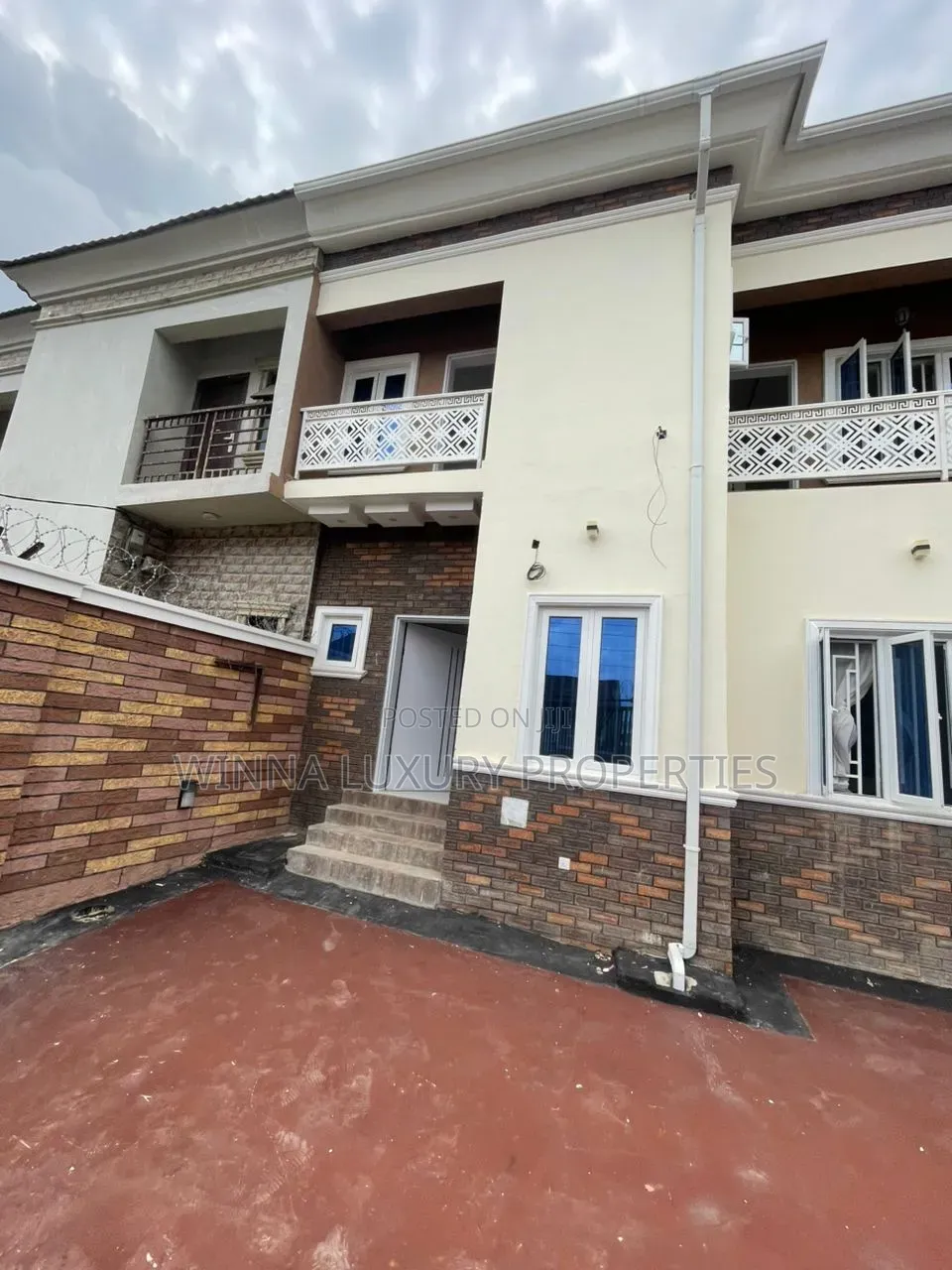 4bdrm Duplex in Mountain Top Estate, Lugbe District for rent
