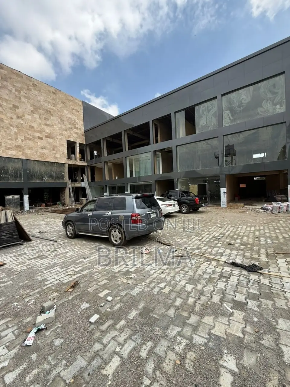 75Sqm Shop/Office Space in Wuse 2 for Rent