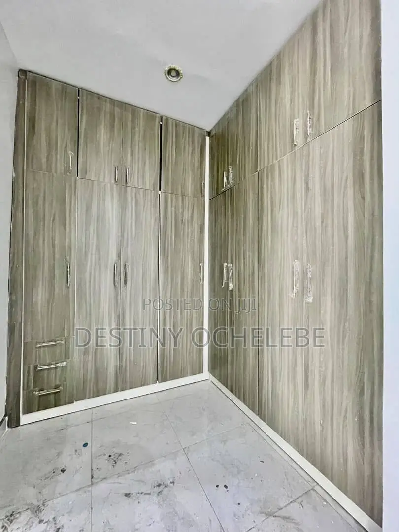 4bdrm Duplex in Jahi By Gilmor for sale