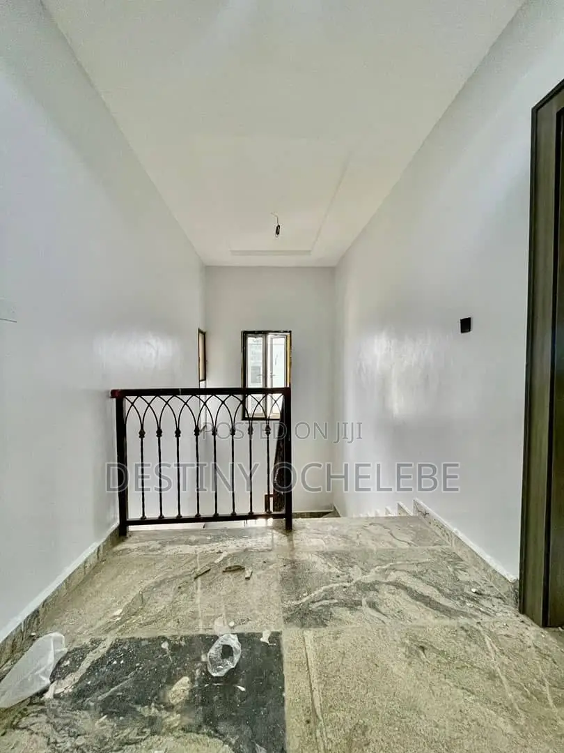 4bdrm Duplex in Jahi By Gilmor for sale