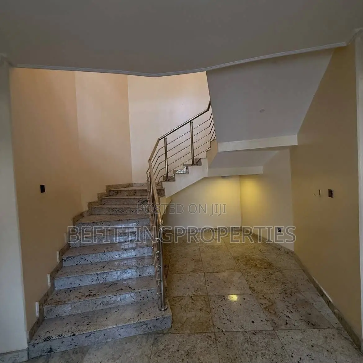5bdrm Duplex in Abuja (FCT) for sale