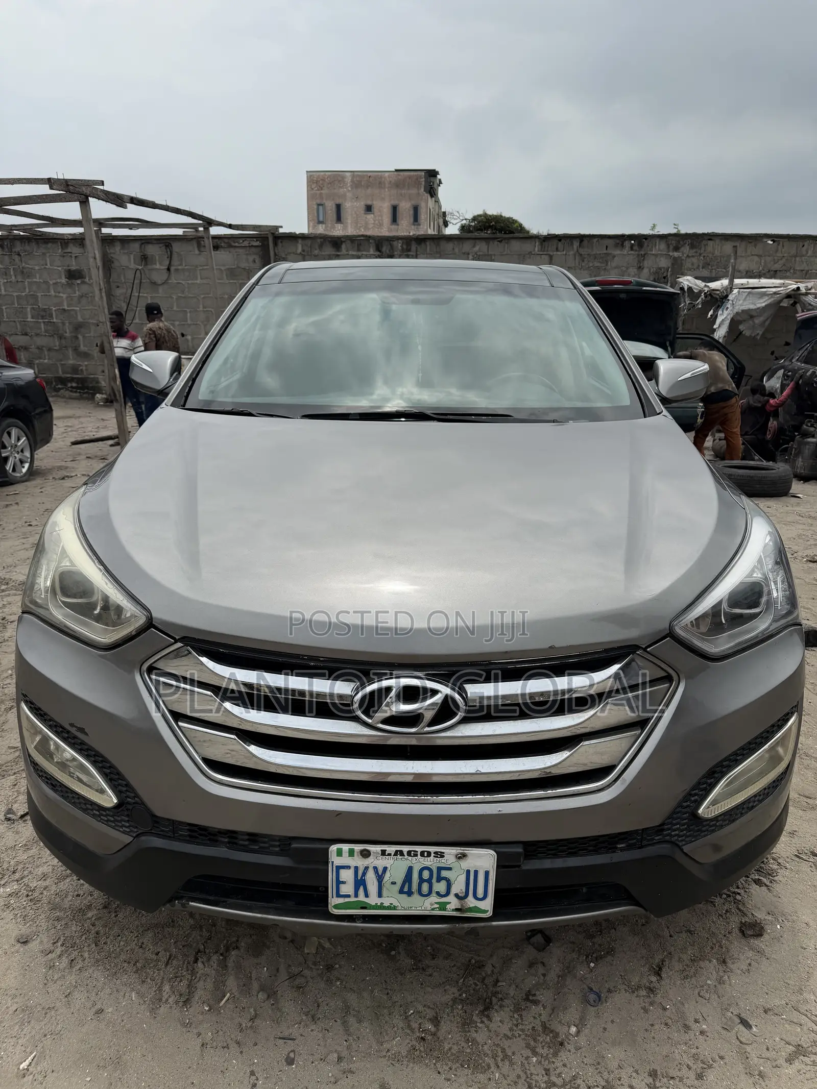 Hyundai Santa Fe Limited 4dr SUV AWD (3.3L 6cyl 6A) 2014 Gray