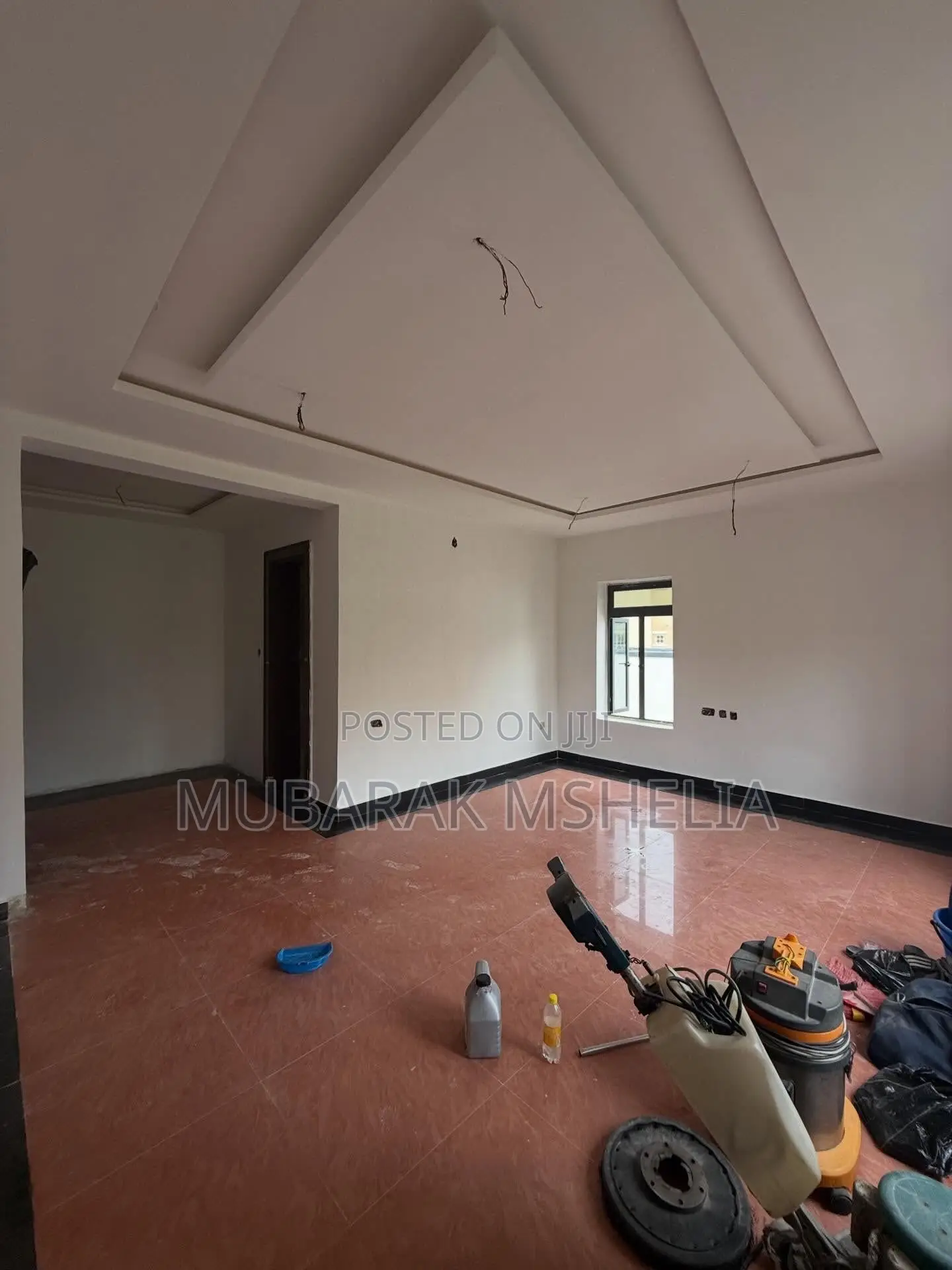 7bdrm Mansion in Zone 2 / Wuse for sale