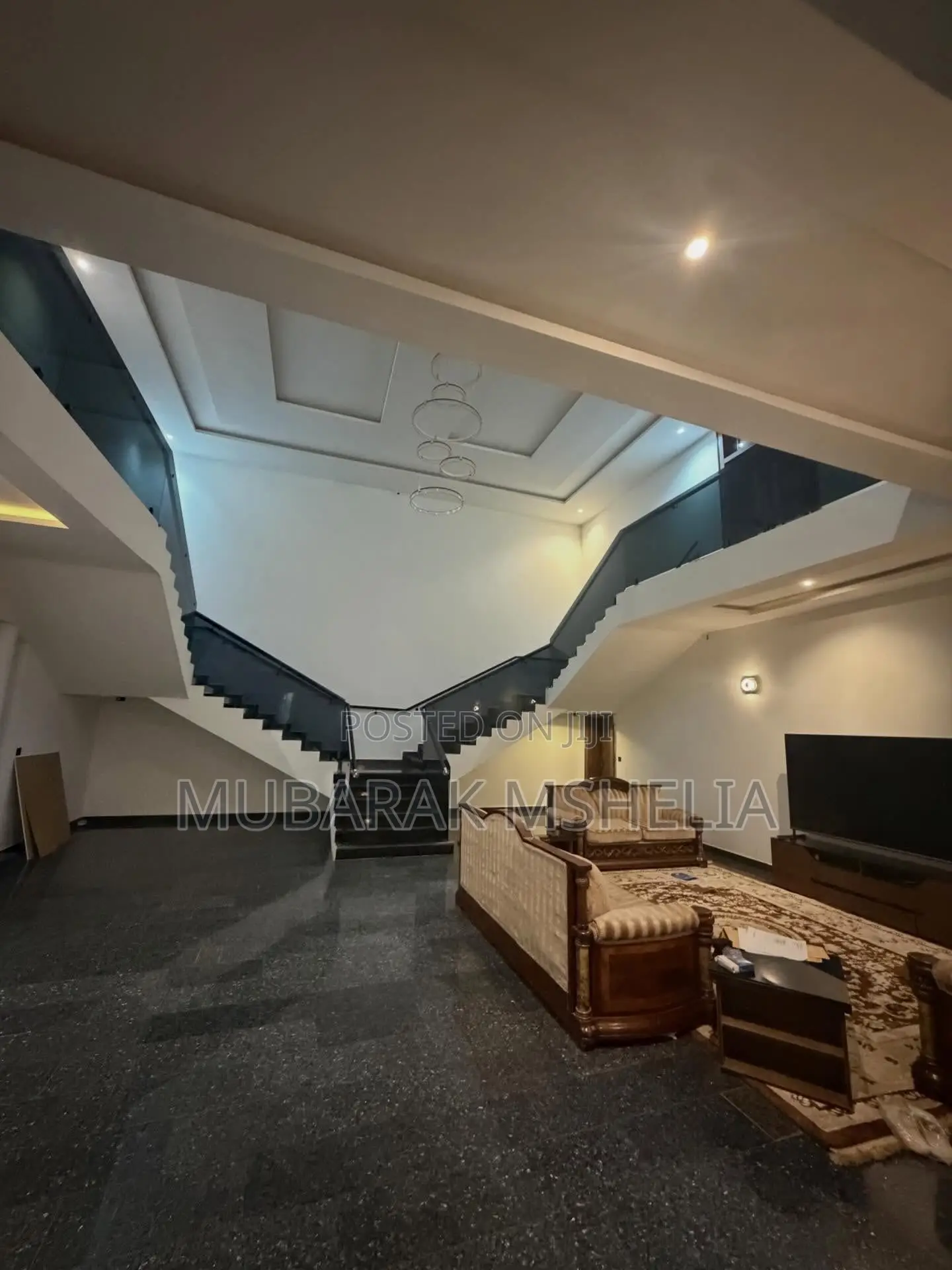7bdrm Mansion in Zone 2 / Wuse for sale