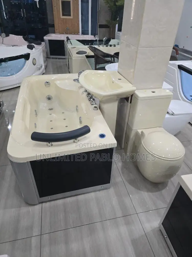 Luxury Super Glossy Modern Bathtub