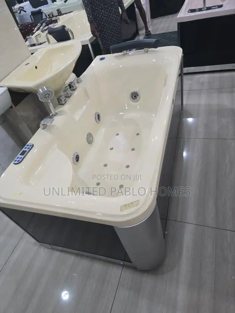 Luxury Super Glossy Modern Bathtub