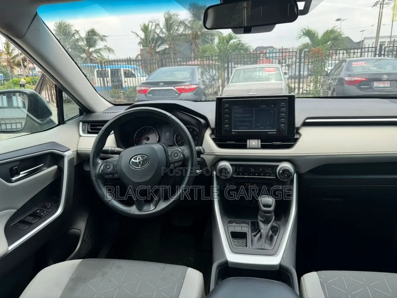 Toyota RAV4 2022 Gray