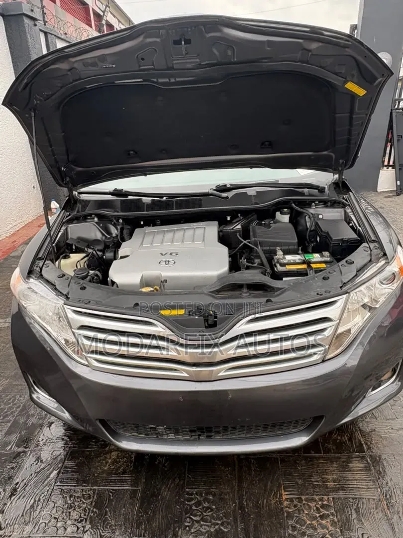 Toyota Venza AWD 2010 Gray