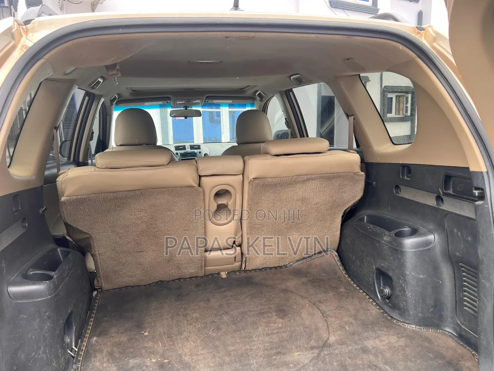 Toyota RAV4 2011 Gold