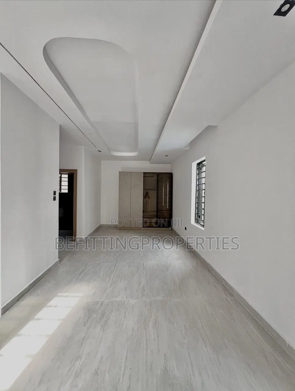 5bdrm House in Lekki for sale