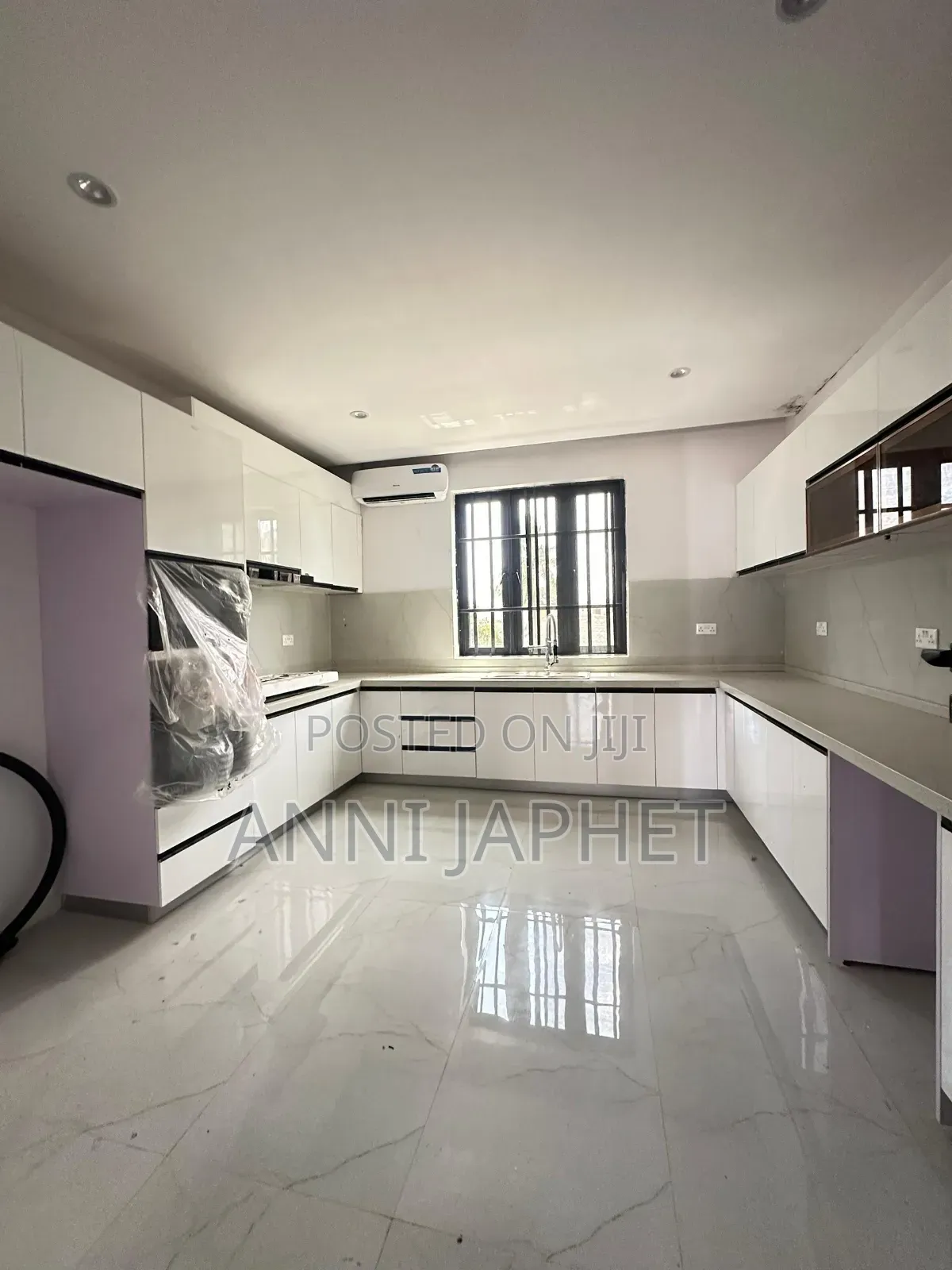 3bdrm Block of Flats in Ikoyi for sale