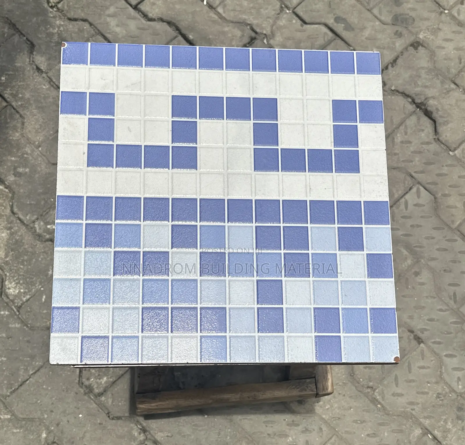 33/33 Premium Blue Mix Ceramic Pool Tiles