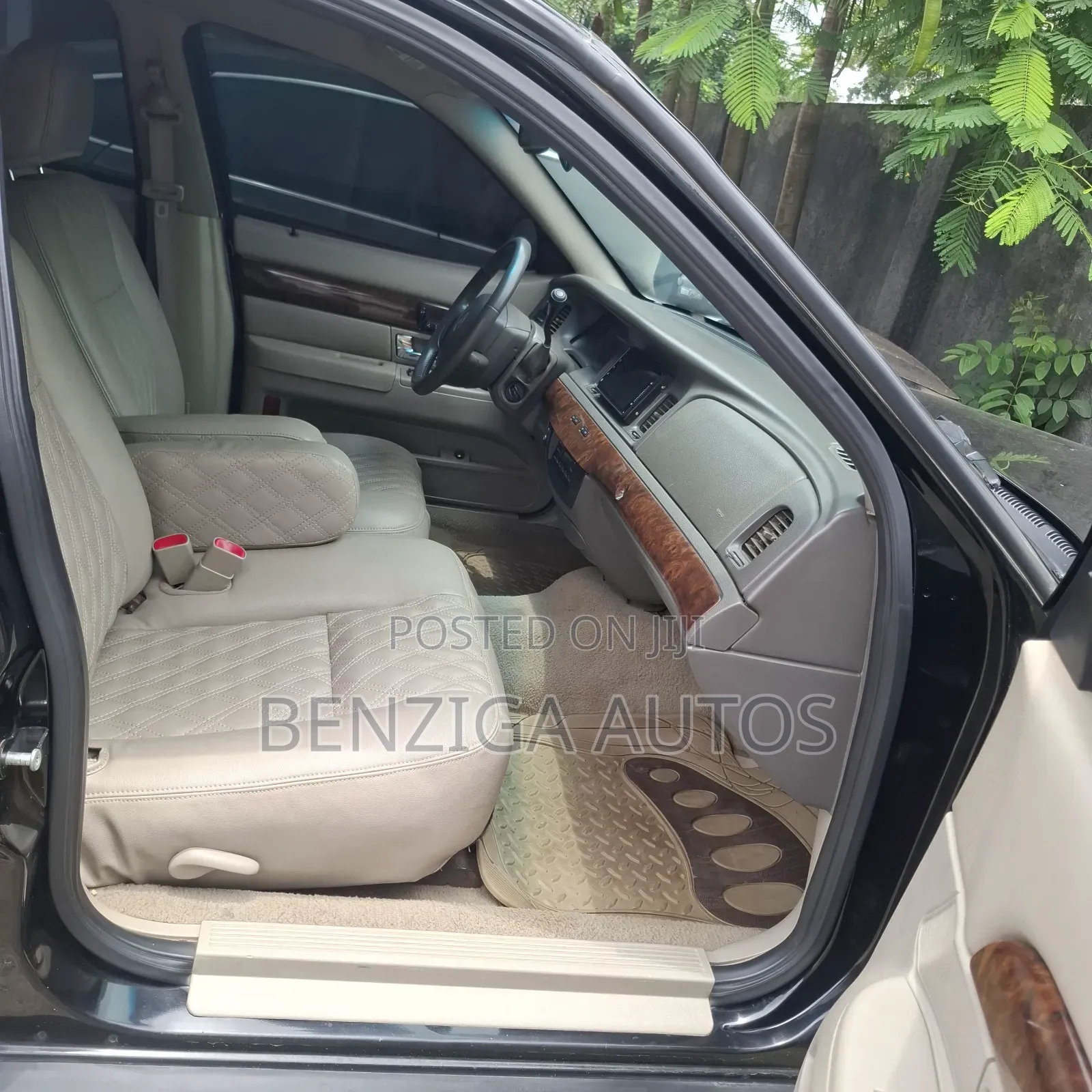Mercury Grand Marquis LS 2010 Black