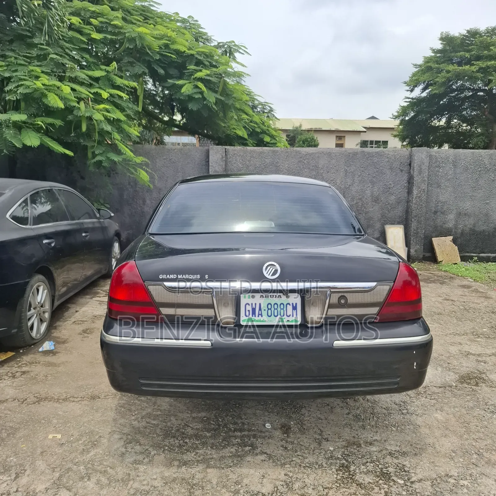 Mercury Grand Marquis LS 2010 Black