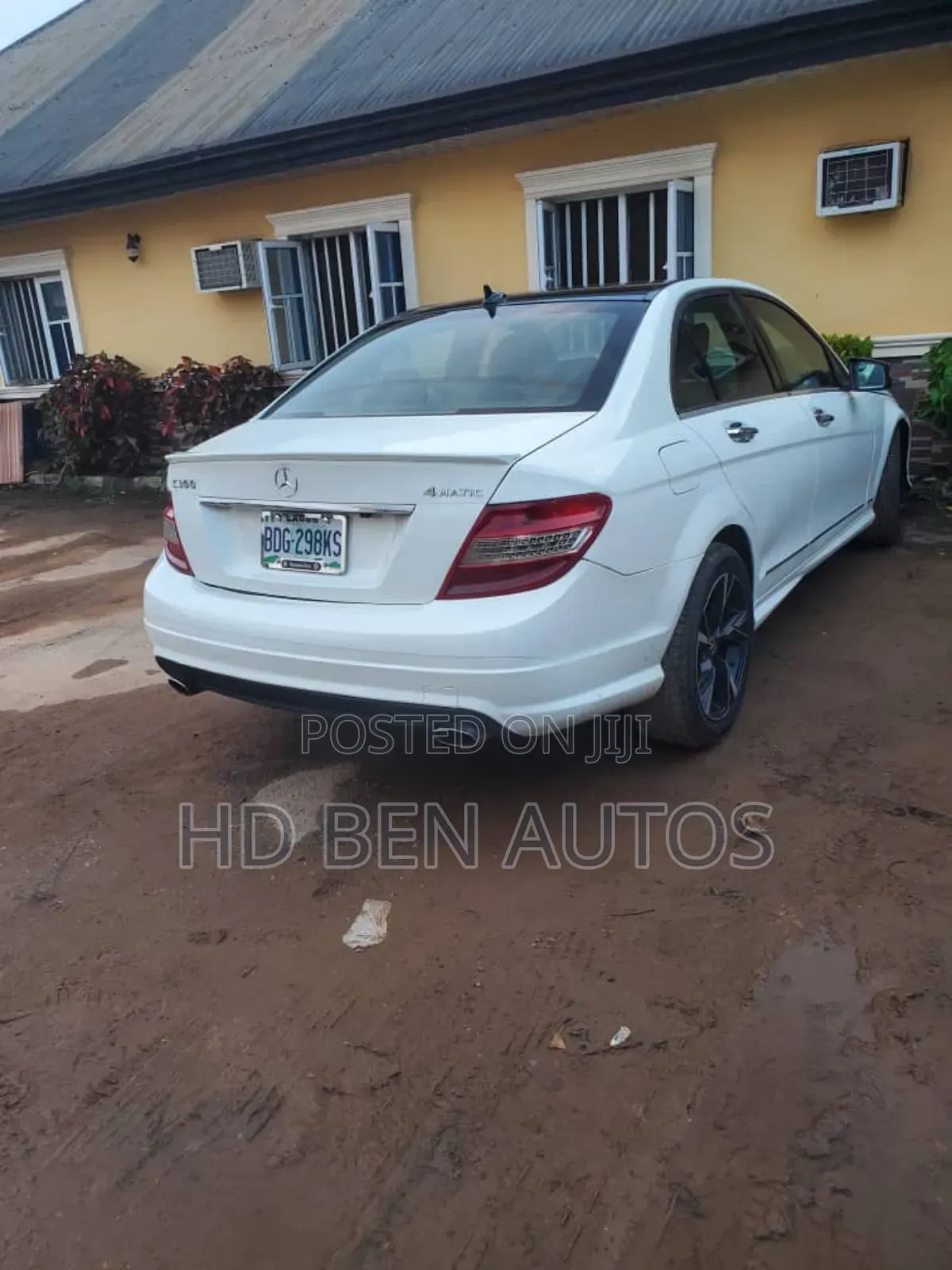 Mercedes-Benz C300 Sport 4Matic Sedan AWD (3.0L 6cyl 7A) 2011 White