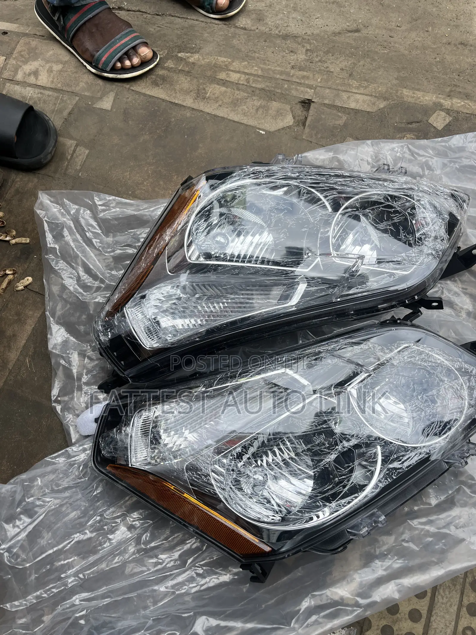 Headlamp Pontiac Vibe 09