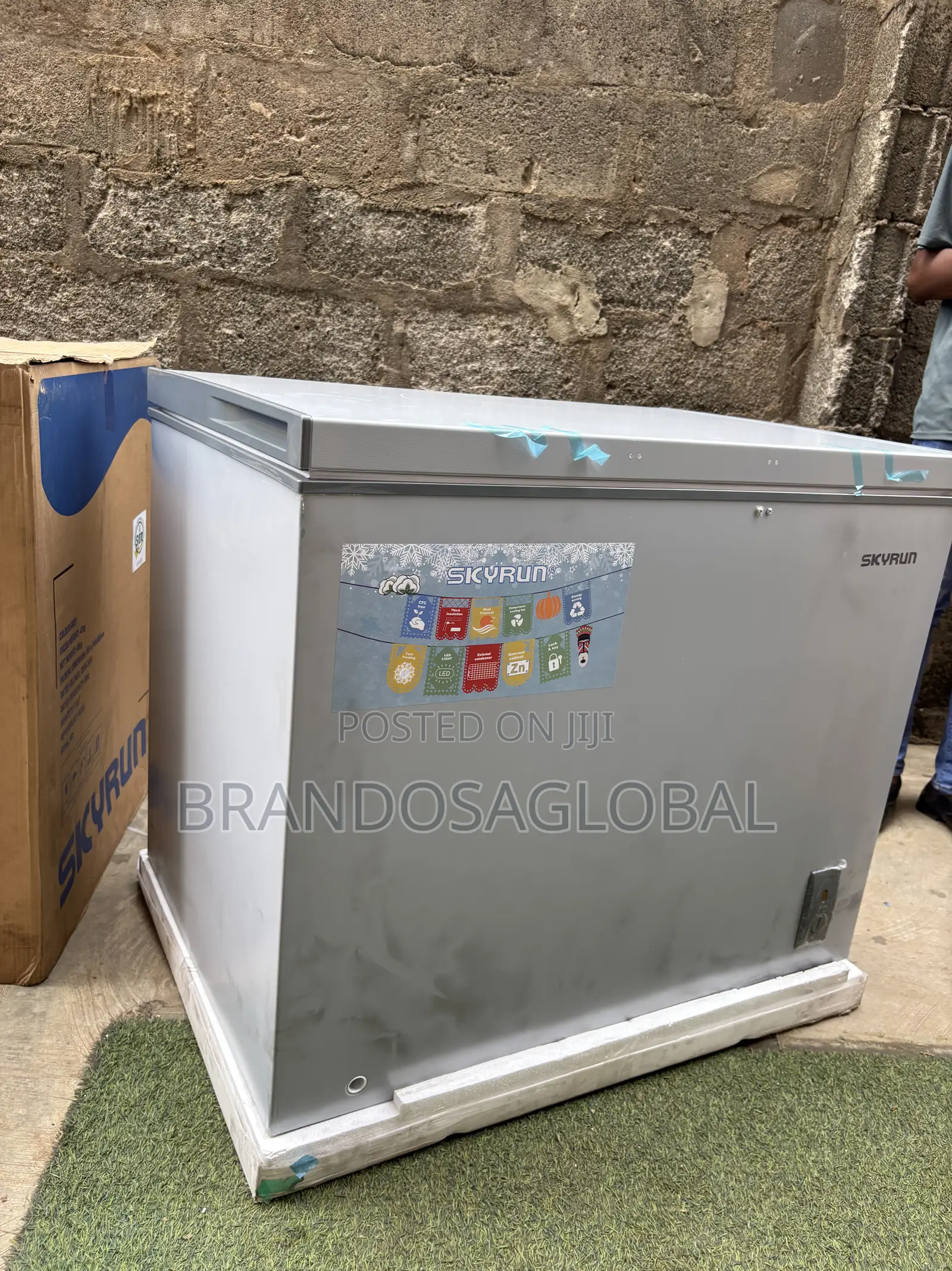 SkyRun BD-260A Chest Freezer for Business
