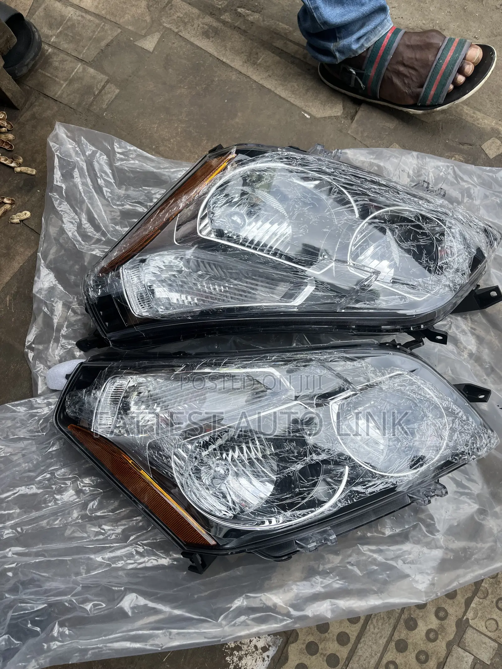 Headlamp Pontiac Vibe 09